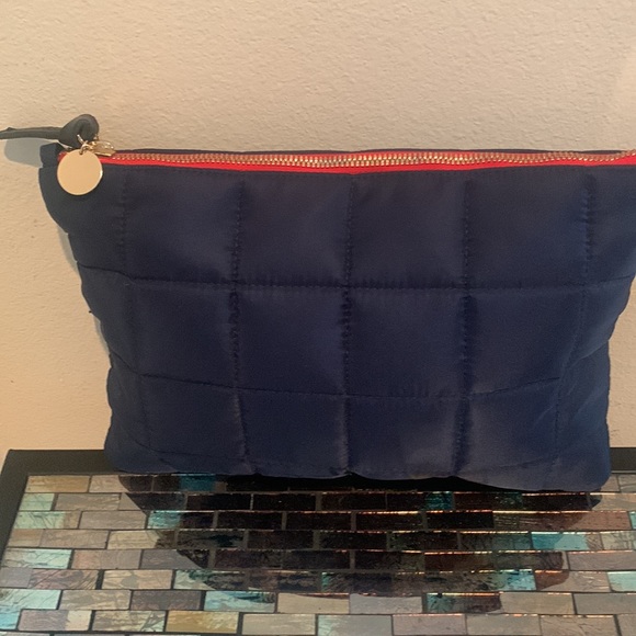 CLARE . V QUILTED NYLON FLAT CLUTCH - Picture 7 of 12
